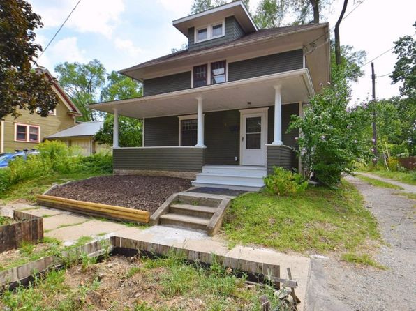 712 Van Buren St
