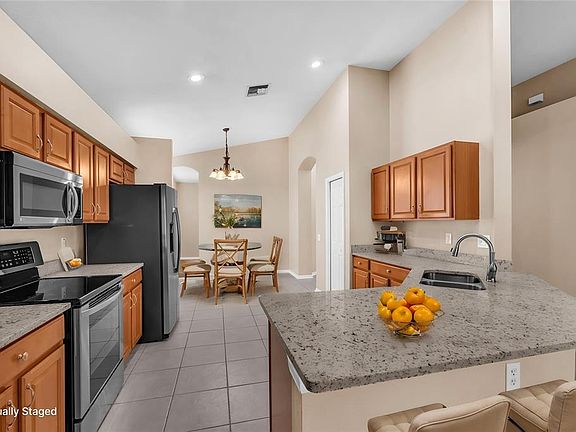 2nd image of 17115 Falconridge Rd