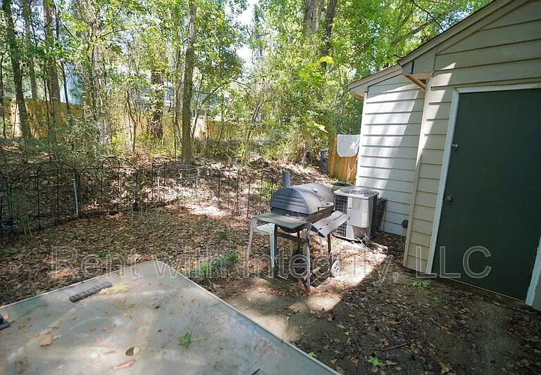 2335 Parrot Ln — Photo 21
