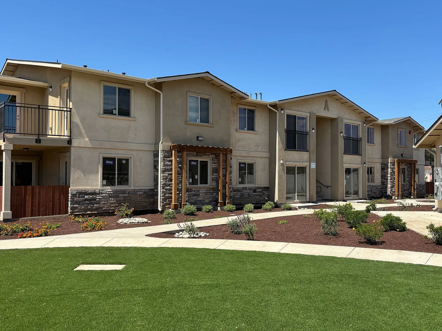 Cornerstone Apartments — Photo 2