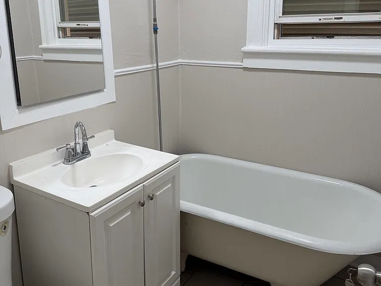 138 W 30th St #1 — Photo 7