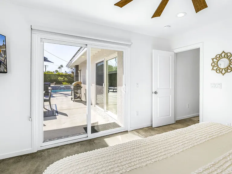 452 N Monterey Rd — Photo 22