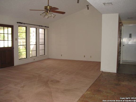 5th image of 418 Chaparral Dr