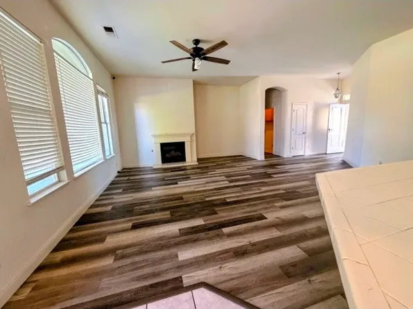 5741 E Christine Ave, Fresno, CA 93727