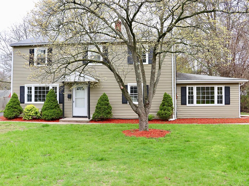 1st image of 76 Middle Dr