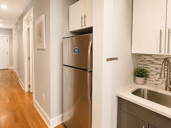 5th image of 440 Audubon Ave #2E