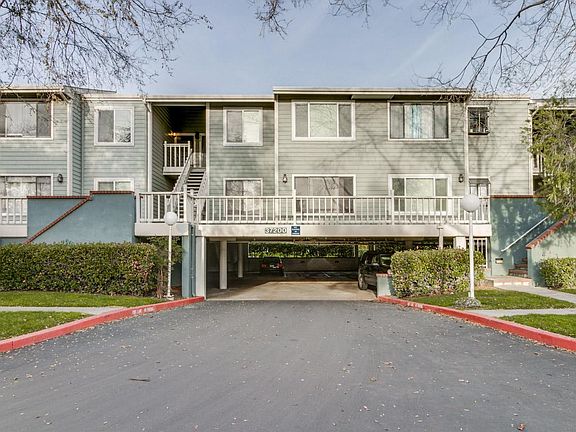 2nd image of 37200 Meadowbrook Cmn APT 203