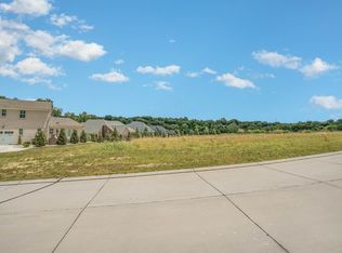 325 Crown Point Cir, Lakeside Park, KY 41017