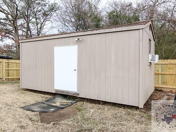 3rd image of 312 Memorial Dr