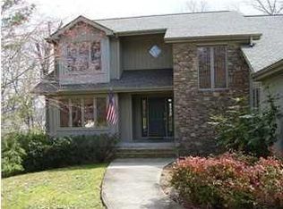 1906 Oak Cove Dr, Soddy Daisy, TN 37379