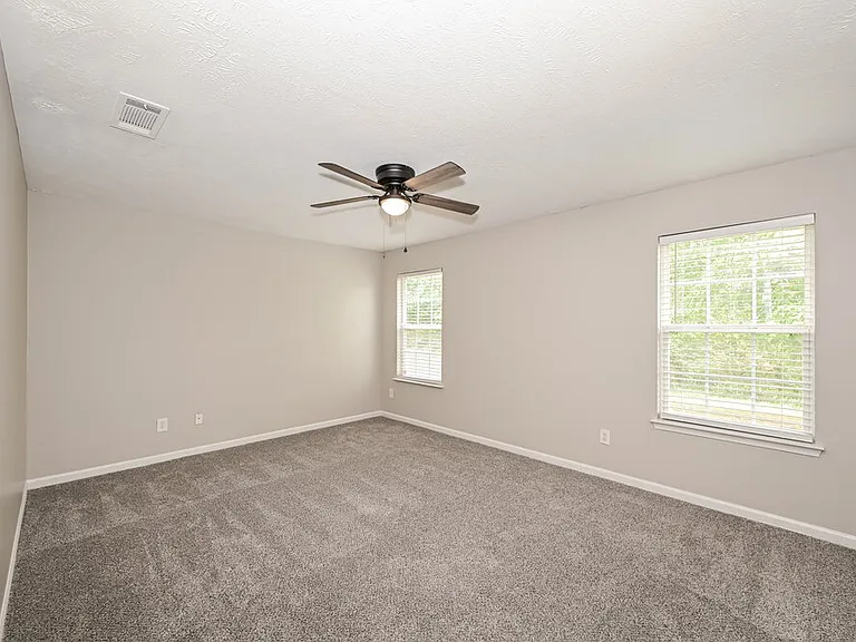 925 Birchmill Point S — Photo 9