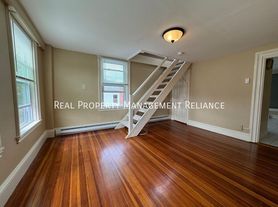 16 Franklin Pl, Beverly, MA