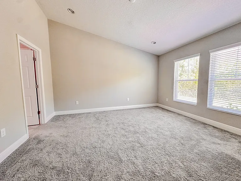 12488 Oak Hill Way — Photo 10
