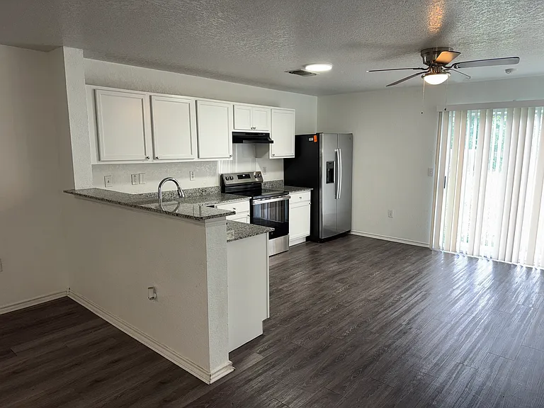 7238 Azalea Sq — Photo 4
