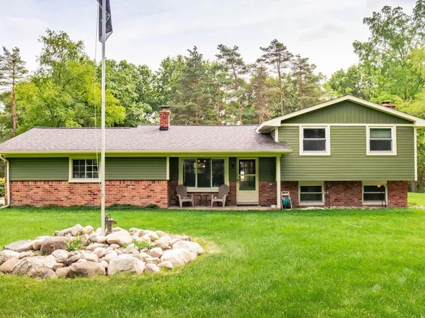 5460 Sherwood Rd, Oxford, MI 48371