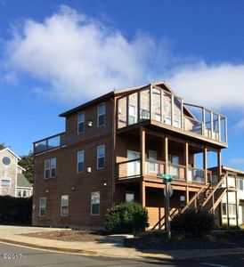3898 NW Keel Ave, Lincoln city, OR, 97365