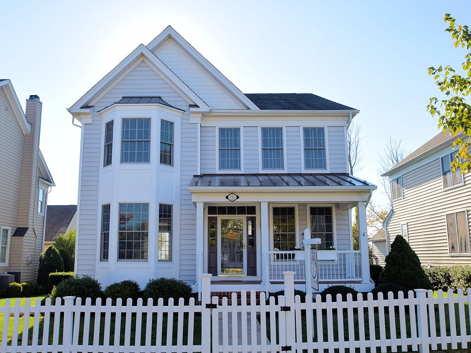 Picket Fence Front
