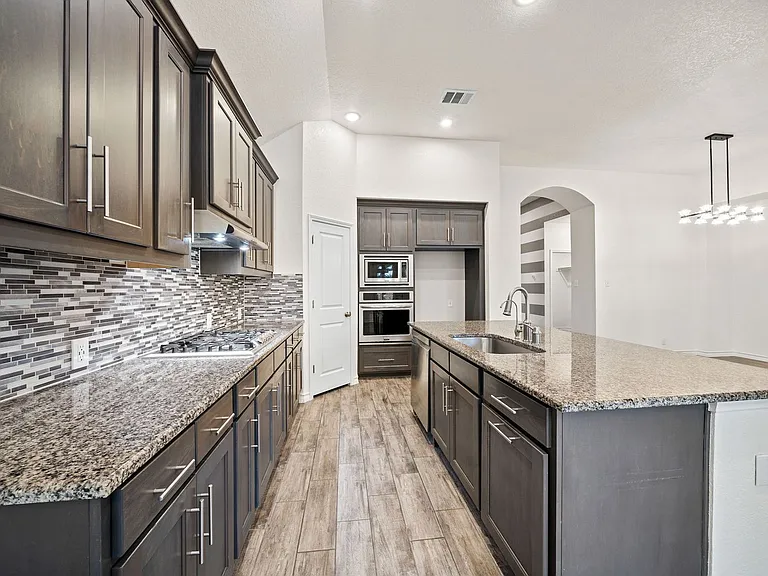 9767 Innes Pl — Photo 15