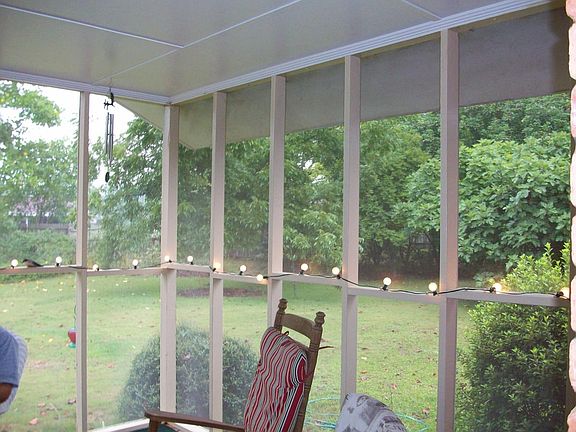 screened in Back Porche