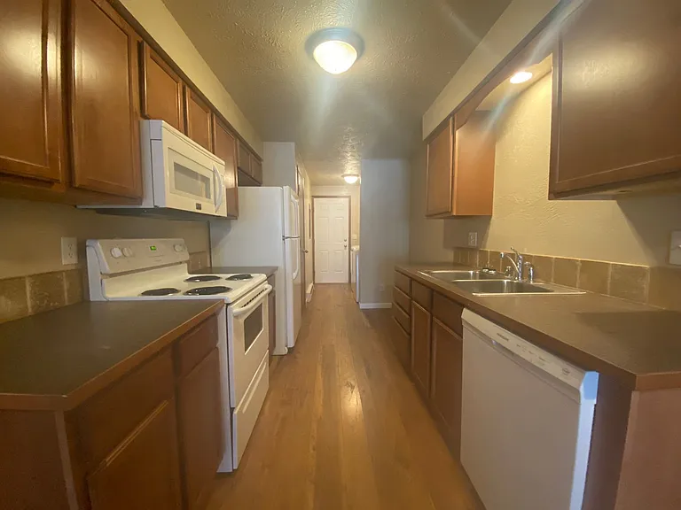 2613-2615 E Joseph Ave — Photo 10