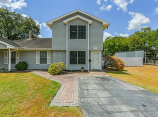2236 N Grand Blvd, Pearland, TX 77581