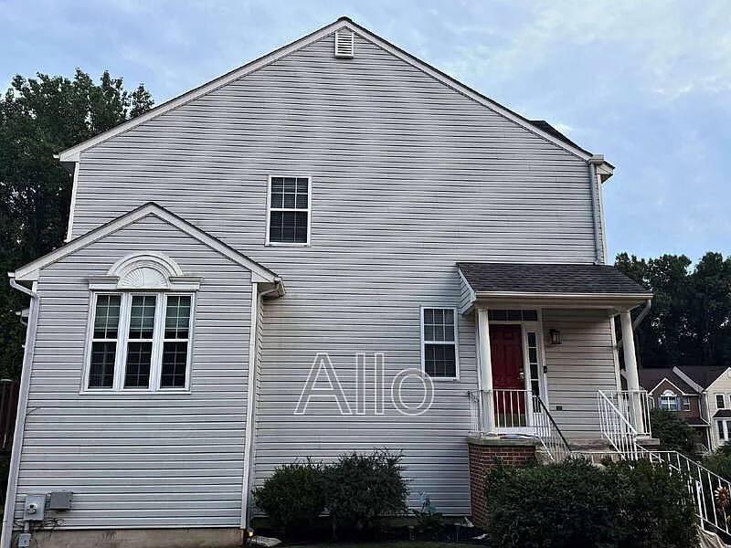 3 bed, 2.5 bath, 2200 sqft, $2,495 — Photo 3