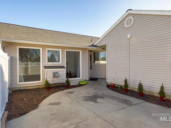 2924 N Woodcreek Ln, Boise, ID 83704