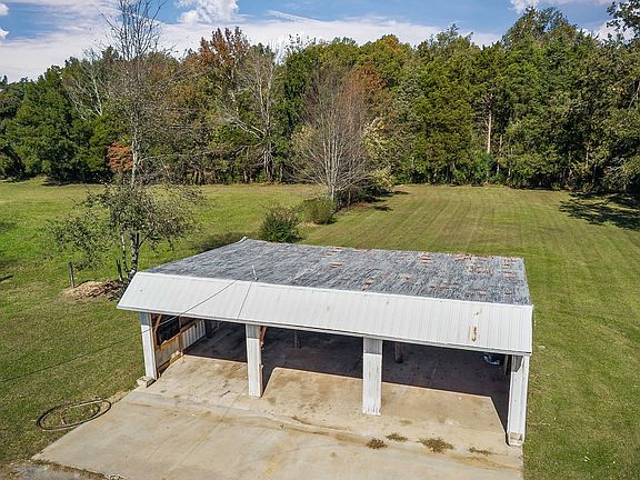 3rd image of 411 Allen Ferry Rd