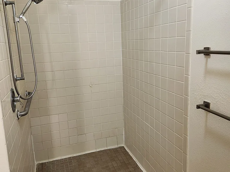 2121 Sims Pl #11 — Photo 6