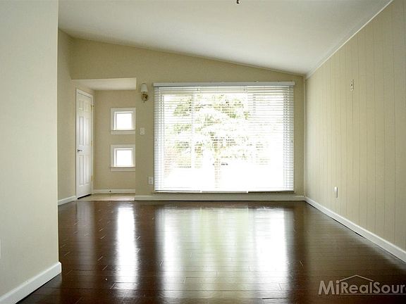 5th image of 1426 Rosewood St