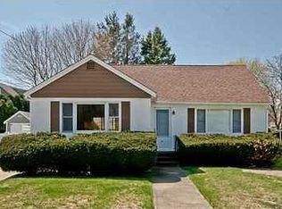 35 Treasure Rd, Narragansett, RI 02882