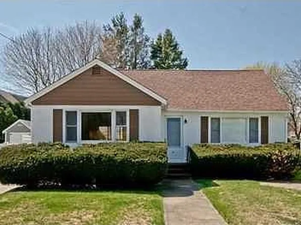 35 Treasure Rd, Narragansett, RI 02882