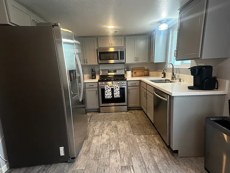 308 W Wilson Ave #B — Photo 10