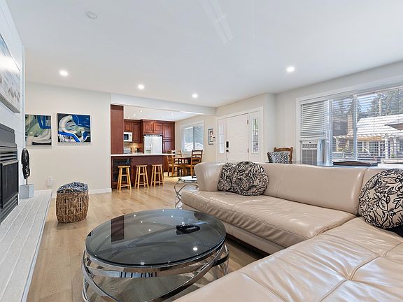 5th image of 395 Alder St