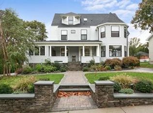 100 Russell Ave, Watertown, MA 02472