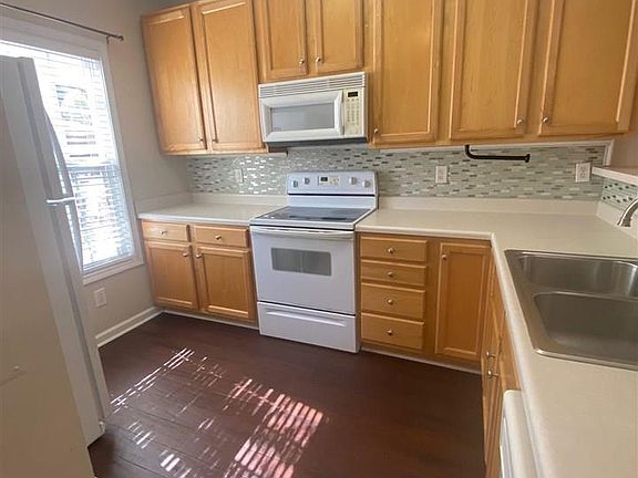4th image of 1859 Birmingham Dr