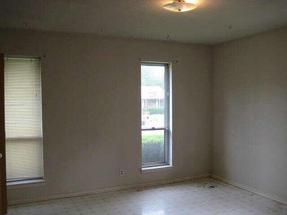 5th image of 2100 Kimberly Dr