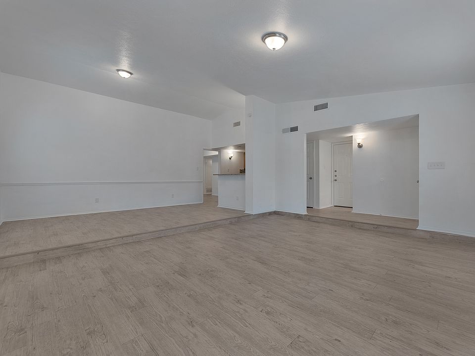 1st image of 2905 Joymeadow Dr