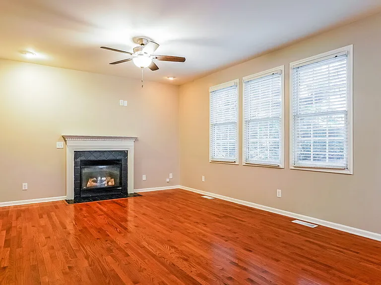 2421 Barton Oaks Dr — Photo 4