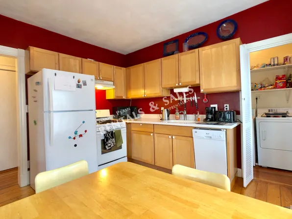 124 Day St APT 2, Jamaica Plain, MA 02130