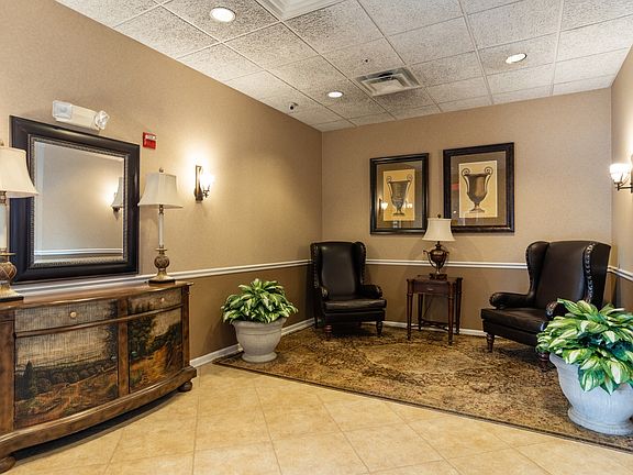 2nd image of 1 S Lincoln Ave APT 205