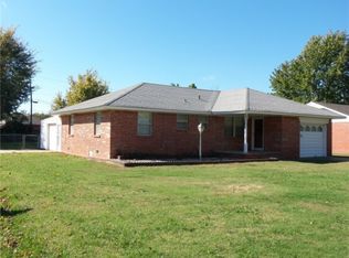 612 E Locust St, Tecumseh, OK 74873