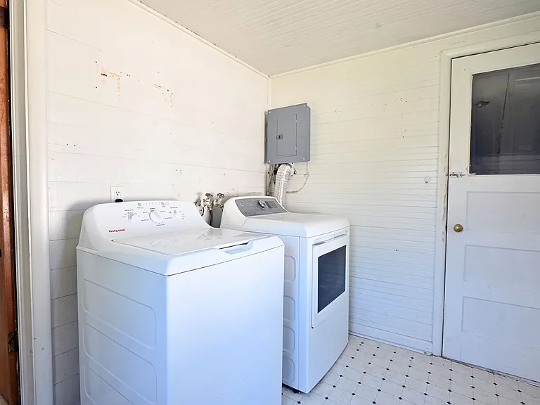 555 Wyoming Ave — Photo 34