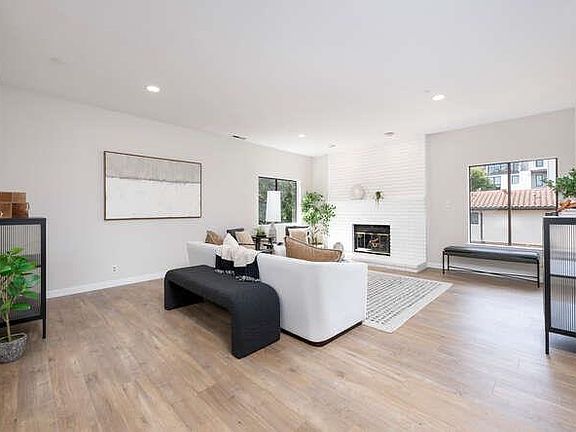 4th image of 645 Prospect St APT 202