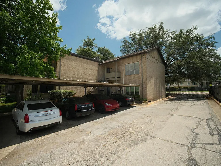 10401 High Hollows Dr #201 — Photo 36