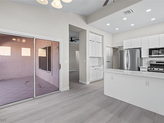 5th image of 2241 Airlands St