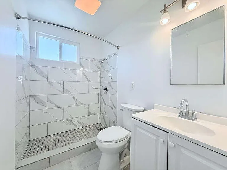 1915 S Longwood Ave #5 — Photo 16