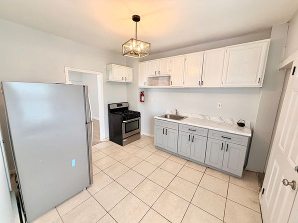 86 Wilson Pl #1A
