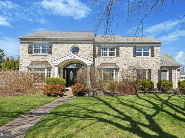 1984 Blue Fox Dr, Lansdale, PA 19446