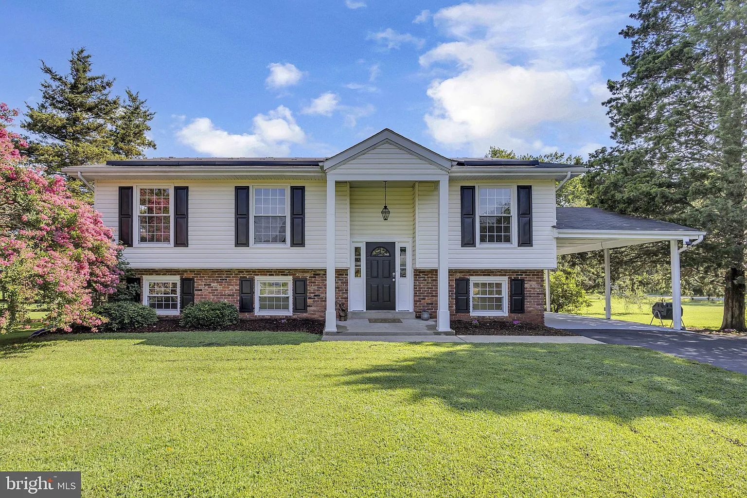 5520 Raphael Dr photo 1
